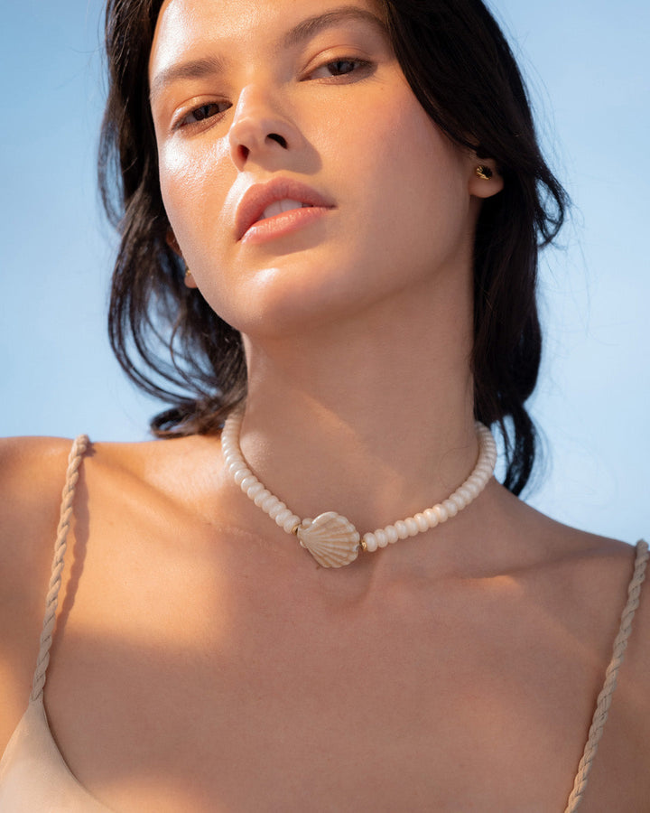 Collar Concha + Aretes Para Mujer AVEMARÍA – Mayoristas AVEMARÍA